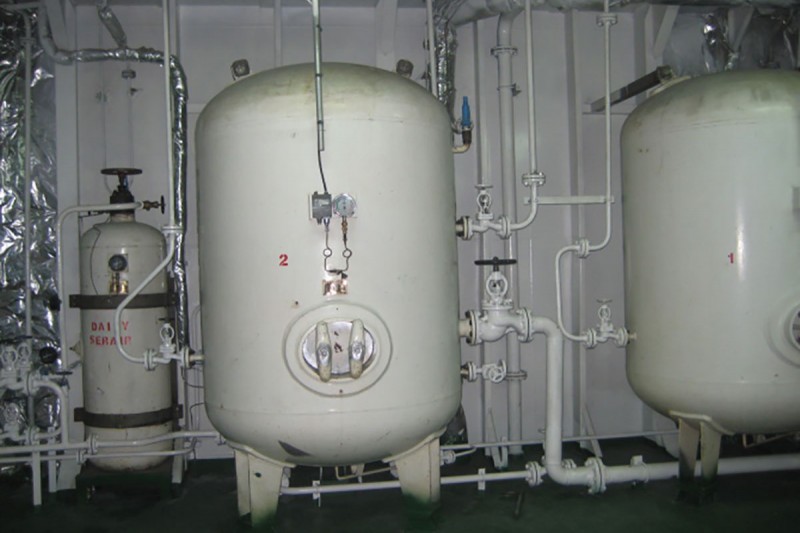 Vertical Marine Air Receiver