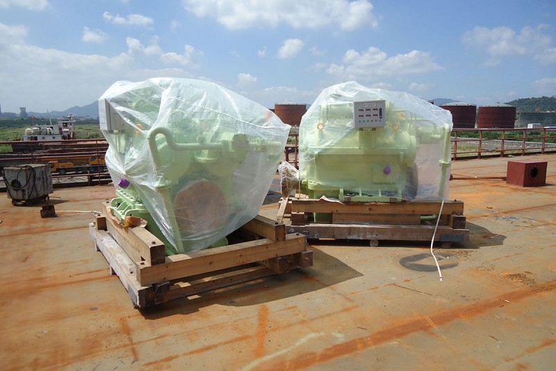 Two Sets of Marine Gearbox GWC45.49